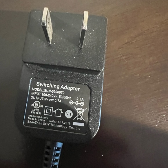 Switching Adapter - Picture 3 of 5